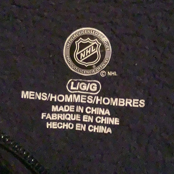 Columbus Blue Jackets sweatshirt. - Picture 4 of 4